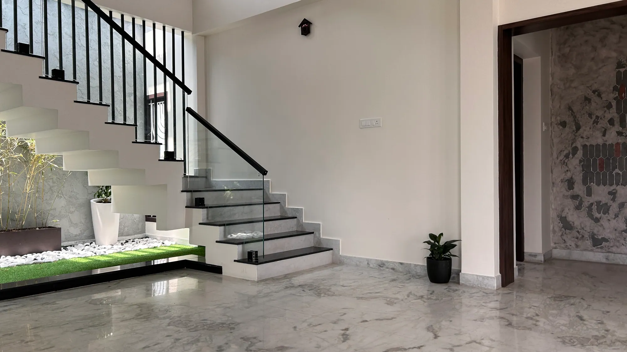 Ezhill John — a luxury residence by Jehovah Builders, frame 5 of 10.