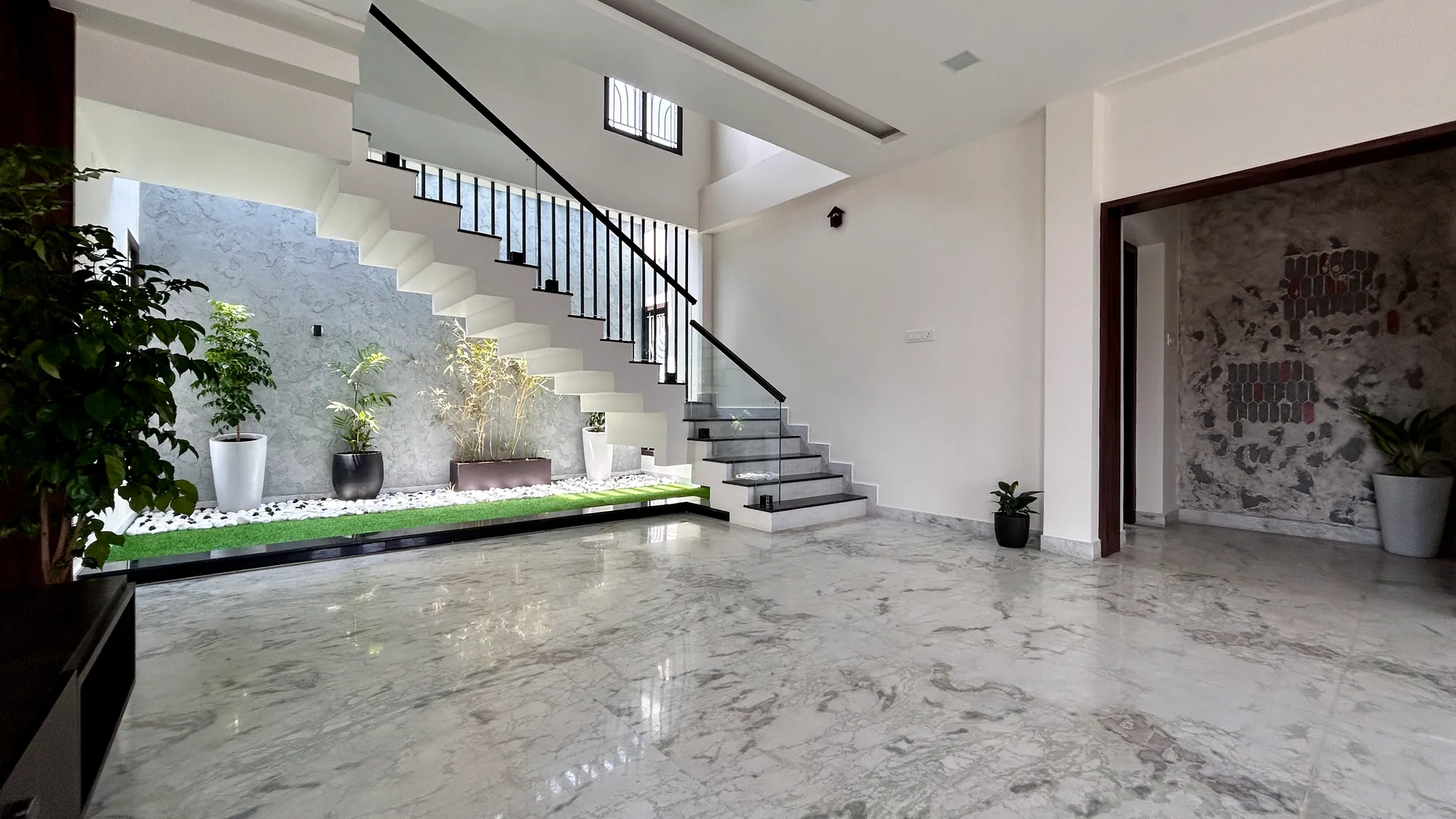 Ezhill John — a luxury residence by Jehovah Builders, frame 7 of 10.