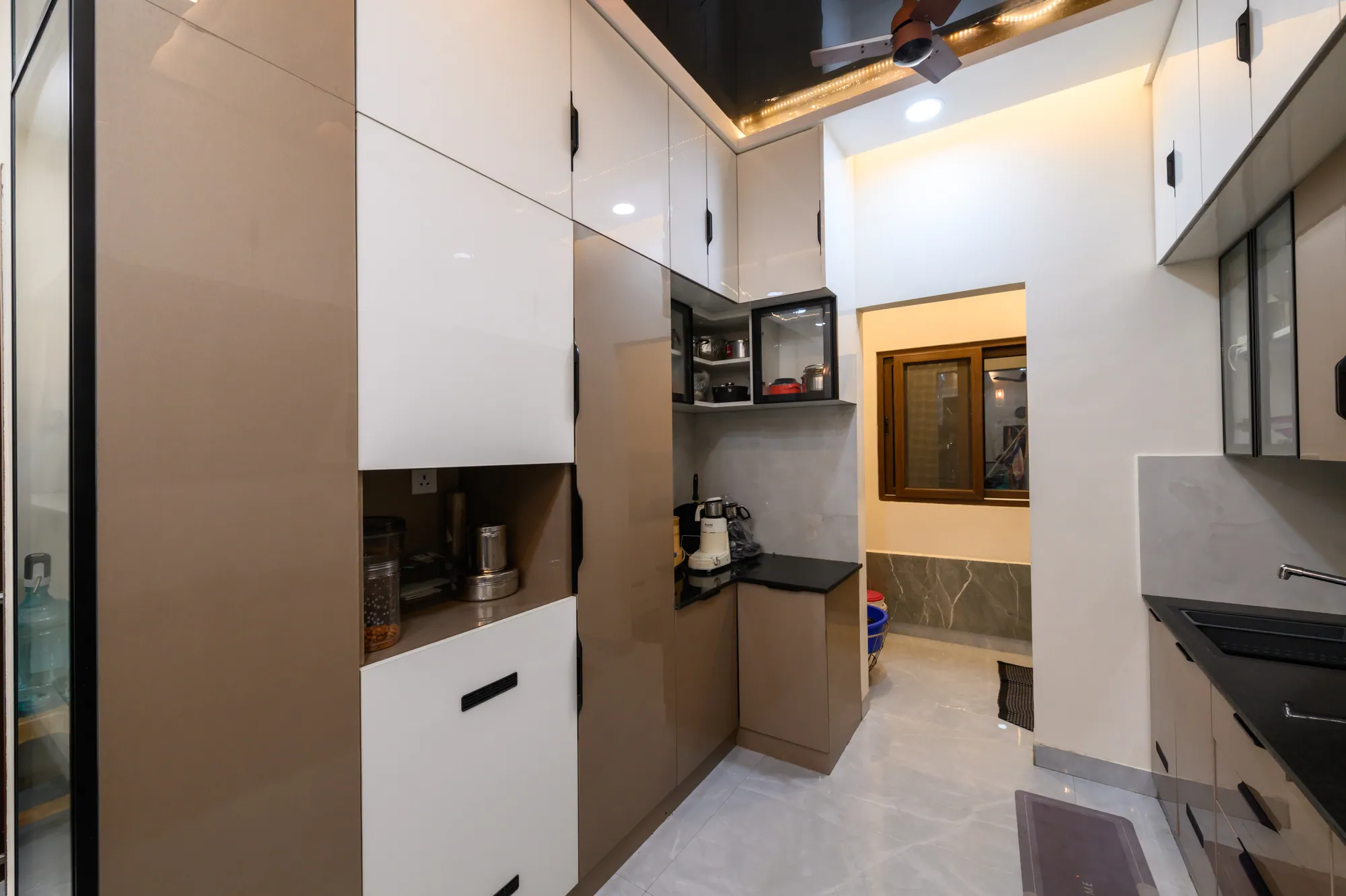 Nolumbur — a luxury residence by Jehovah Builders, frame 15 of 19.