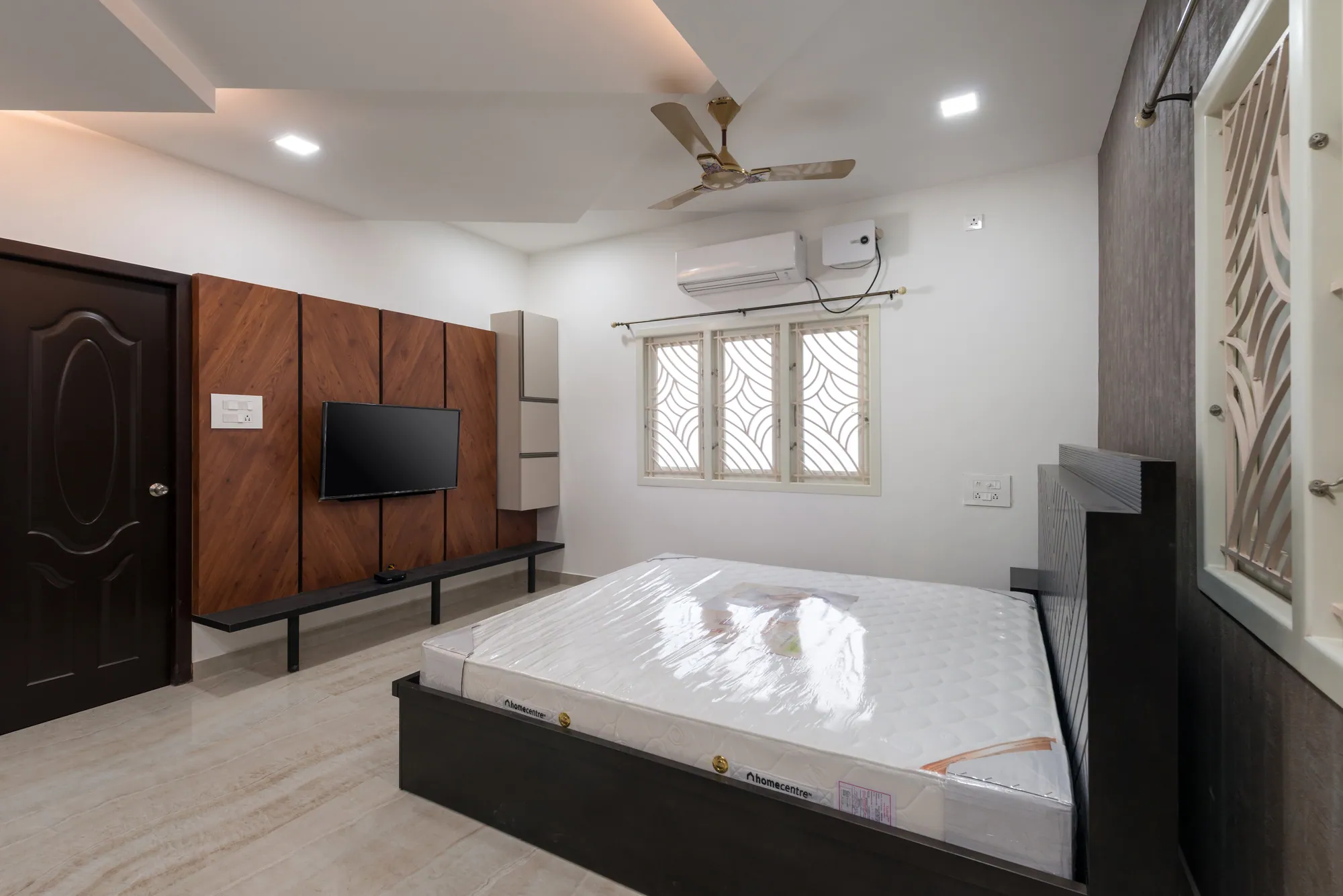 Mr. Aravind — a luxury residence by Jehovah Builders, frame 9 of 18.