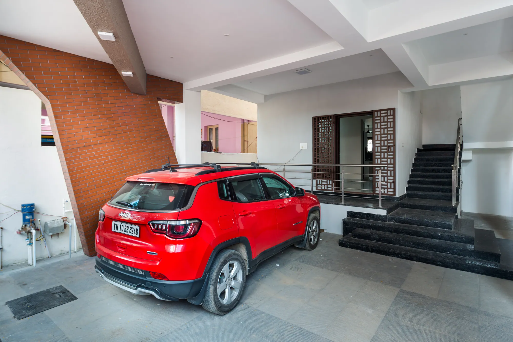 Mr. Aravind — a luxury residence by Jehovah Builders, frame 14 of 18.
