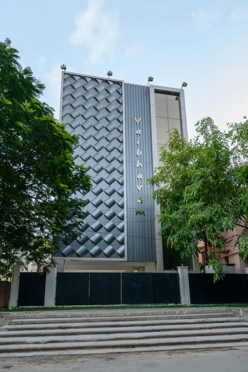 Arumbakkam Complex — a luxury residence by Jehovah Builders.